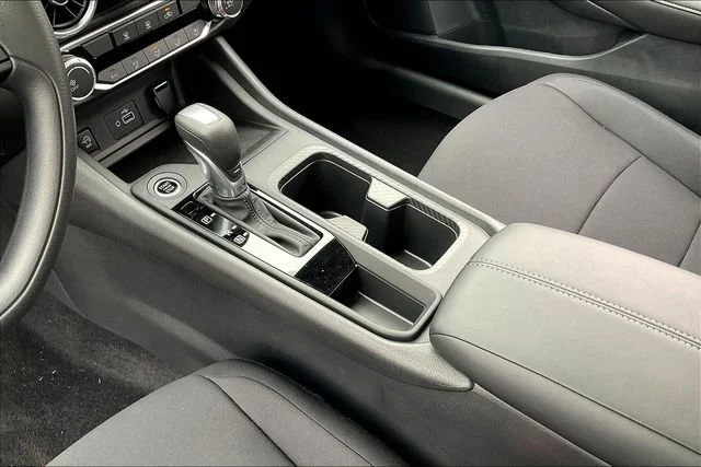 2025 Nissan Sentra S - Photo 9