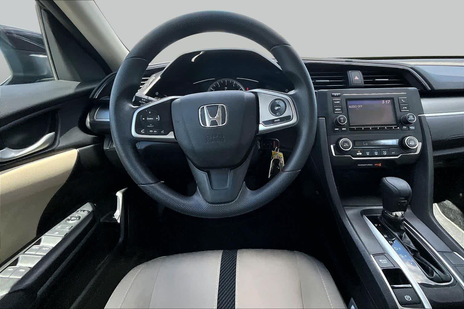 Used 2018  Honda LX image 6