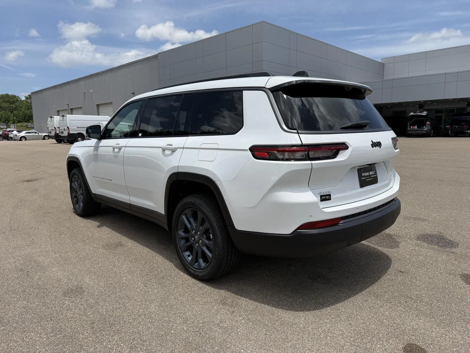 New 2026 Bright White Clear-Coat Exterior Paint Jeep 85th Anniversary Edition image 4