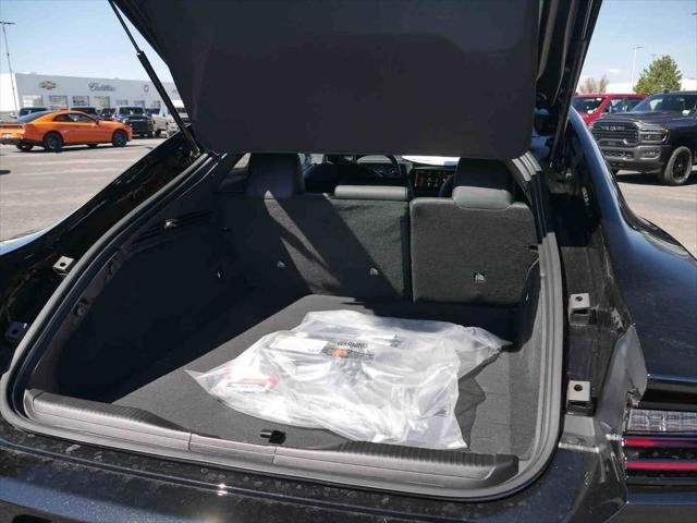 New 2026 Diamond Black Crystal Pearlcoat Dodge Scat Pack image 4
