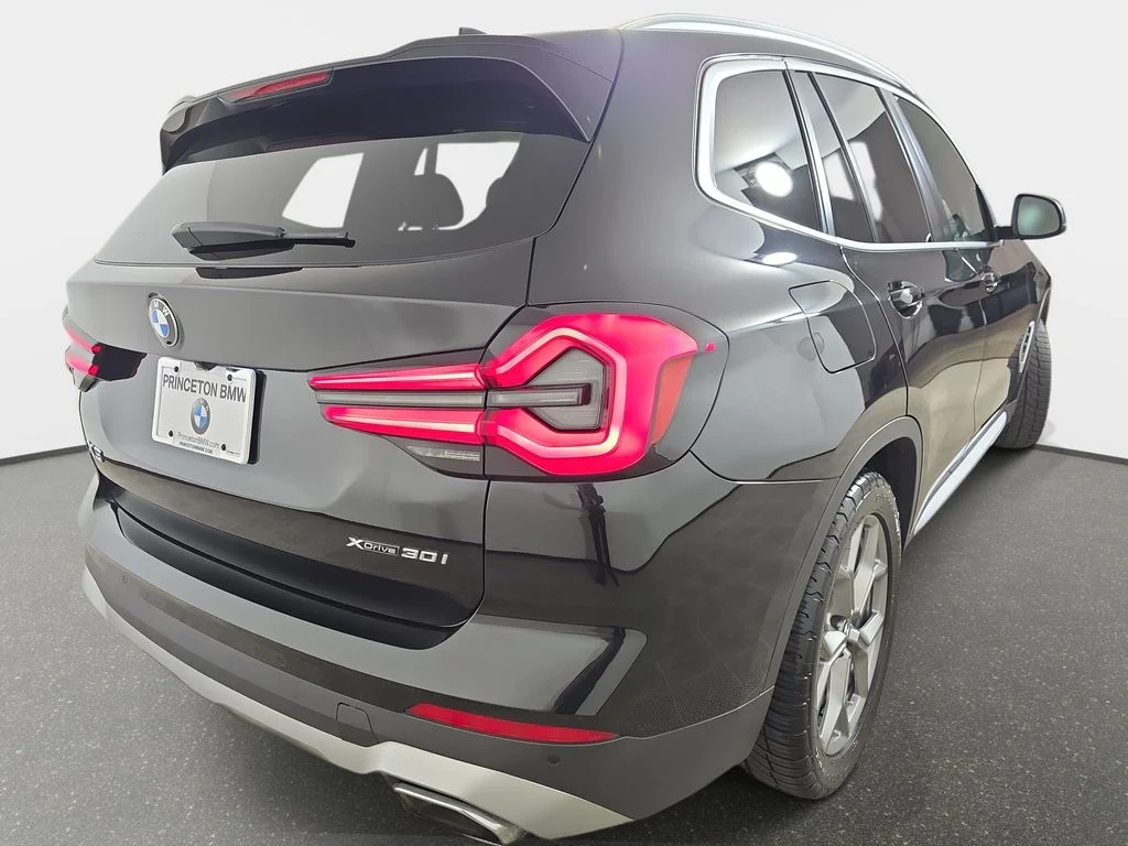 Used 2023 Black Sapphire Metallic BMW xDrive30i image 39
