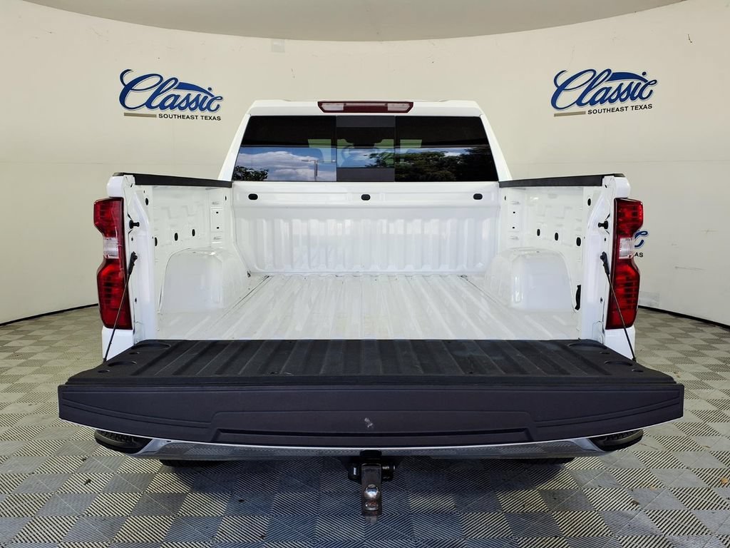 Used 2024 Summit White Chevrolet LT image 5
