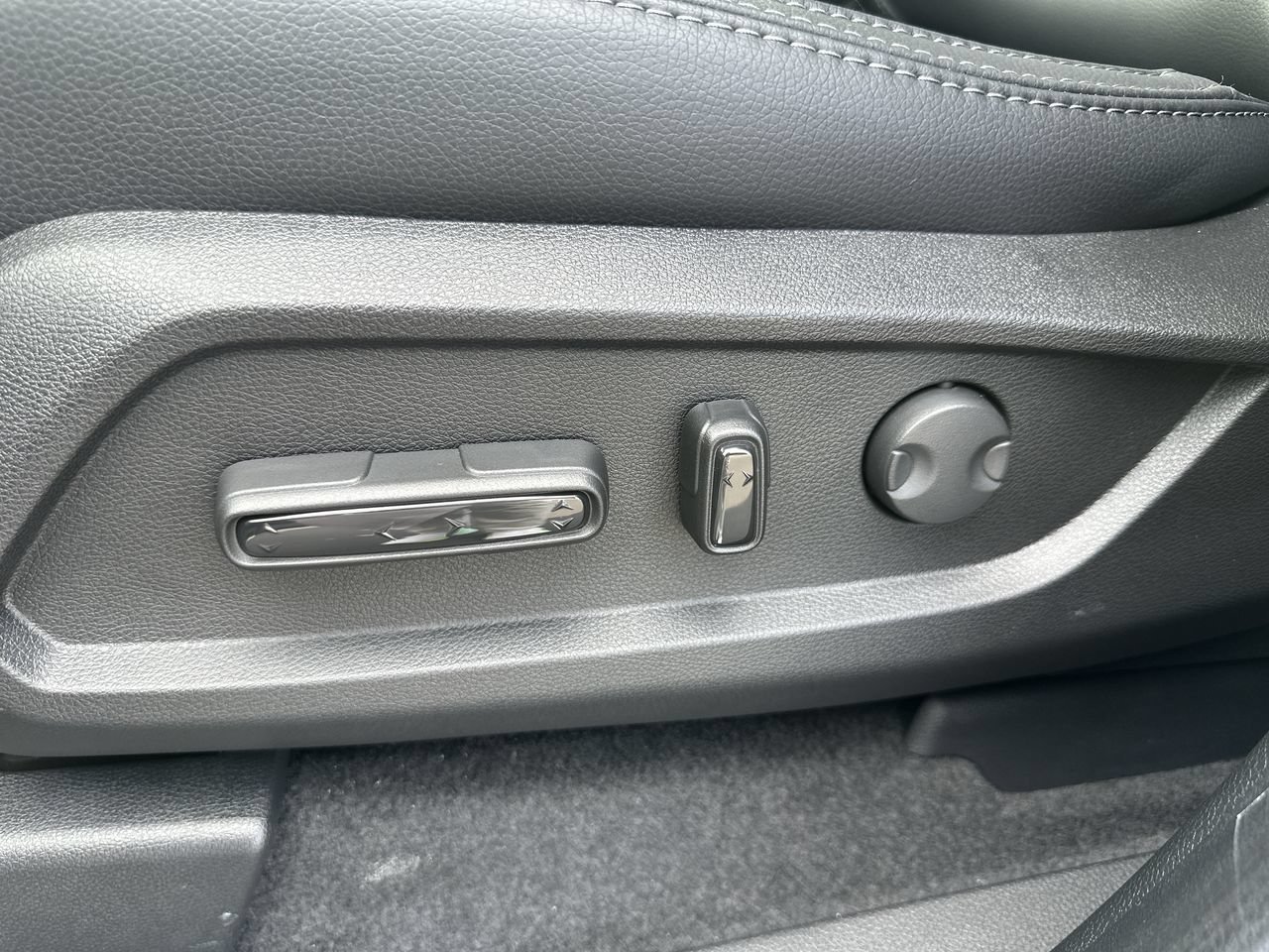 New 2026 Sonic Gray Pearl Honda AWD Touring Blackout image 12