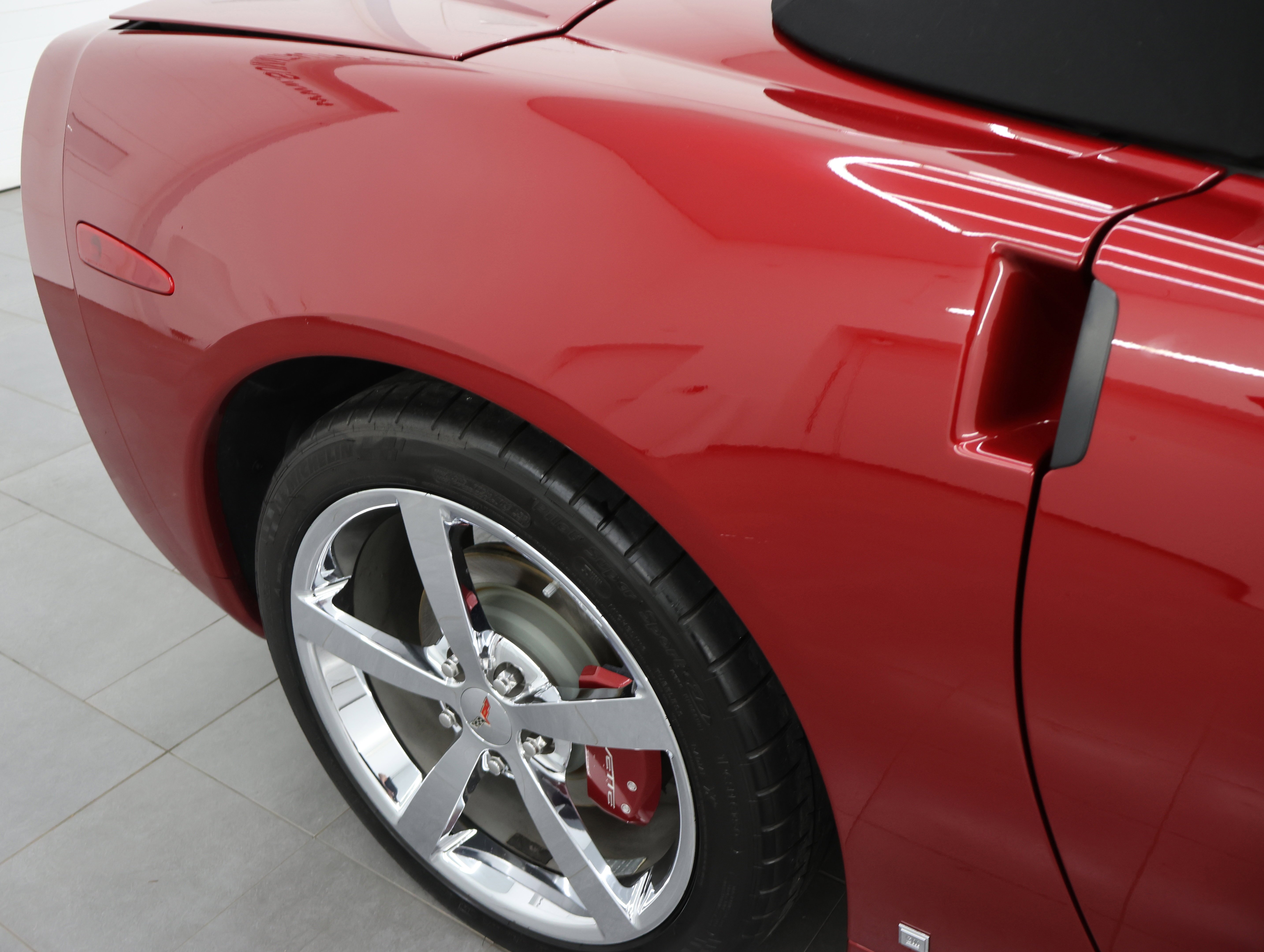 Used 2008 Crystal Red Metallic Tintcoat Chevrolet Convertible: 3LT-POWER TOP CONVERTIBLE-AUTO-HEATED LEATHER-MICHELIN TIRES image 22
