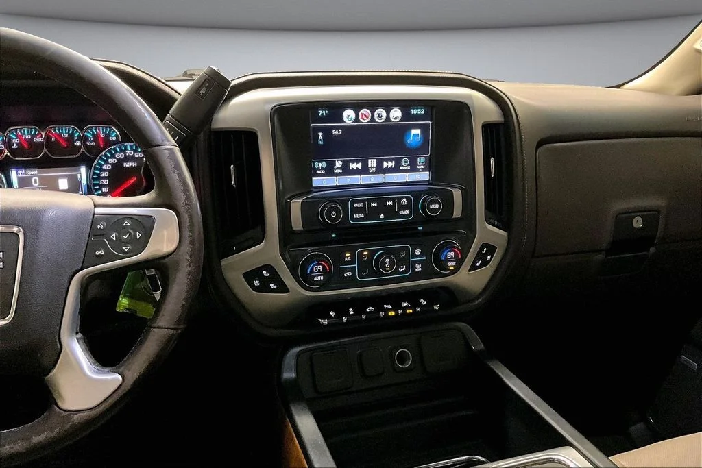 Used 2018 Gray GMC SLT image 10