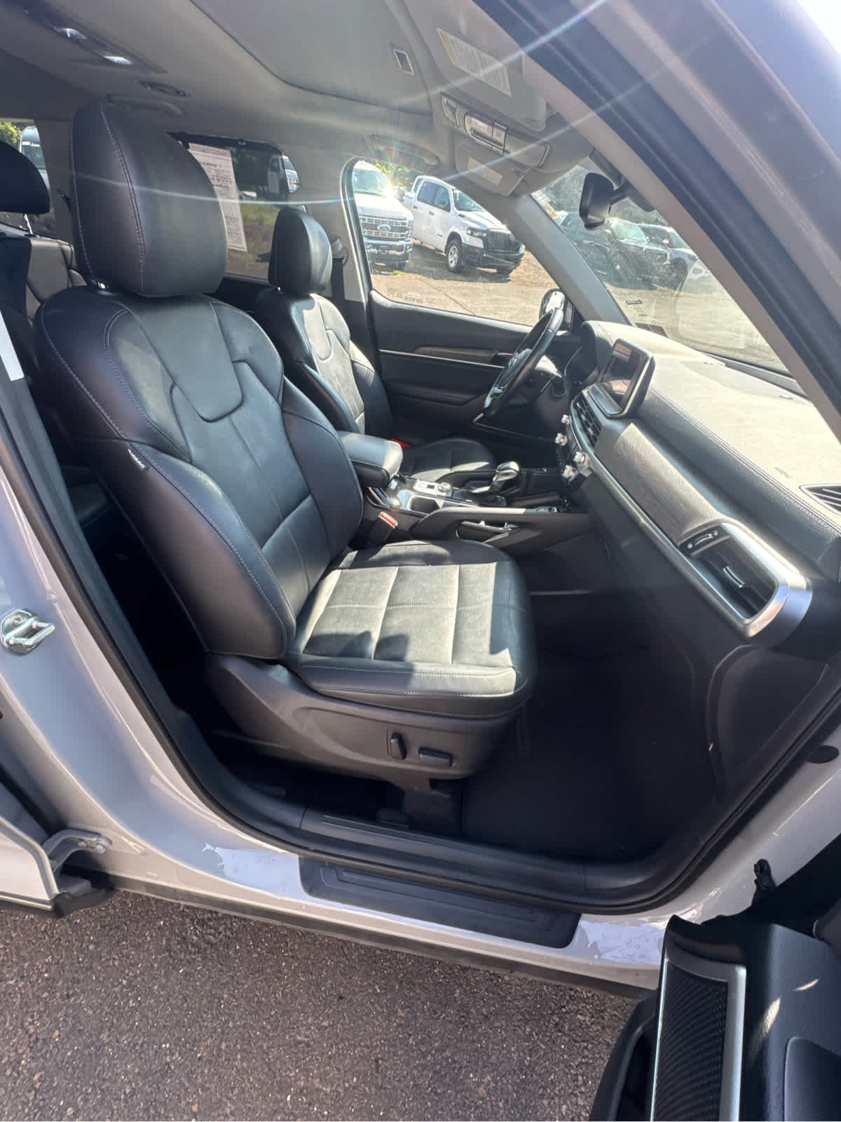 Used 2021 Wolf Gray Kia EX image 16