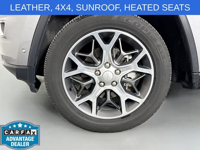 Used 2020 Silver Jeep Limited image 32