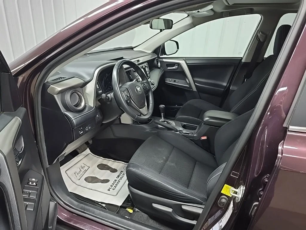Used 2018 Black Toyota XLE image 29