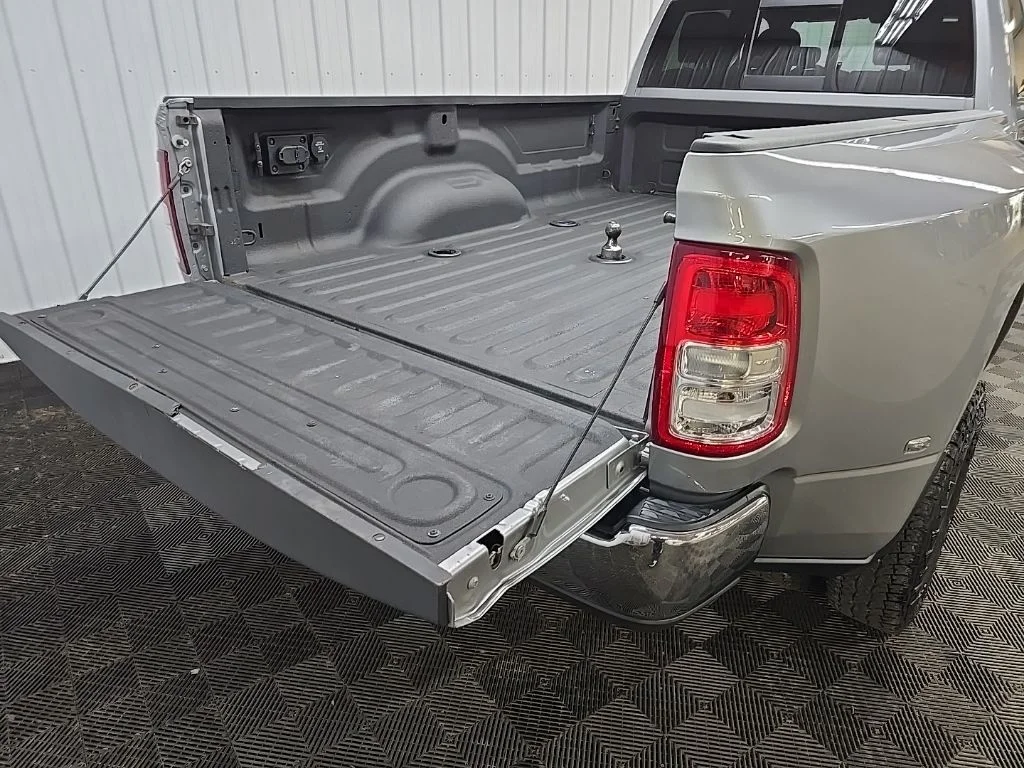 Used 2024 Silver Ram Tradesman image 11