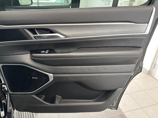 New 2026 High Gloss Black Exterior Paint Jeep Limited Altitude image 15