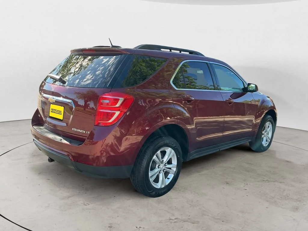 Used 2016 SIREN RED TINTCOAT Chevrolet LT image 5