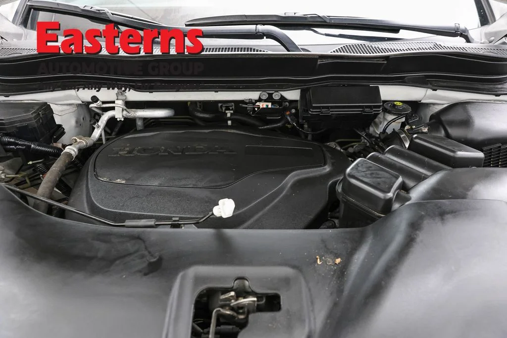 Used 2021 White Honda EX image 8