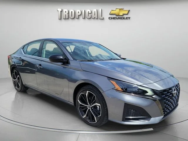Used 2024 Gray Nissan 2.5 SR image 7