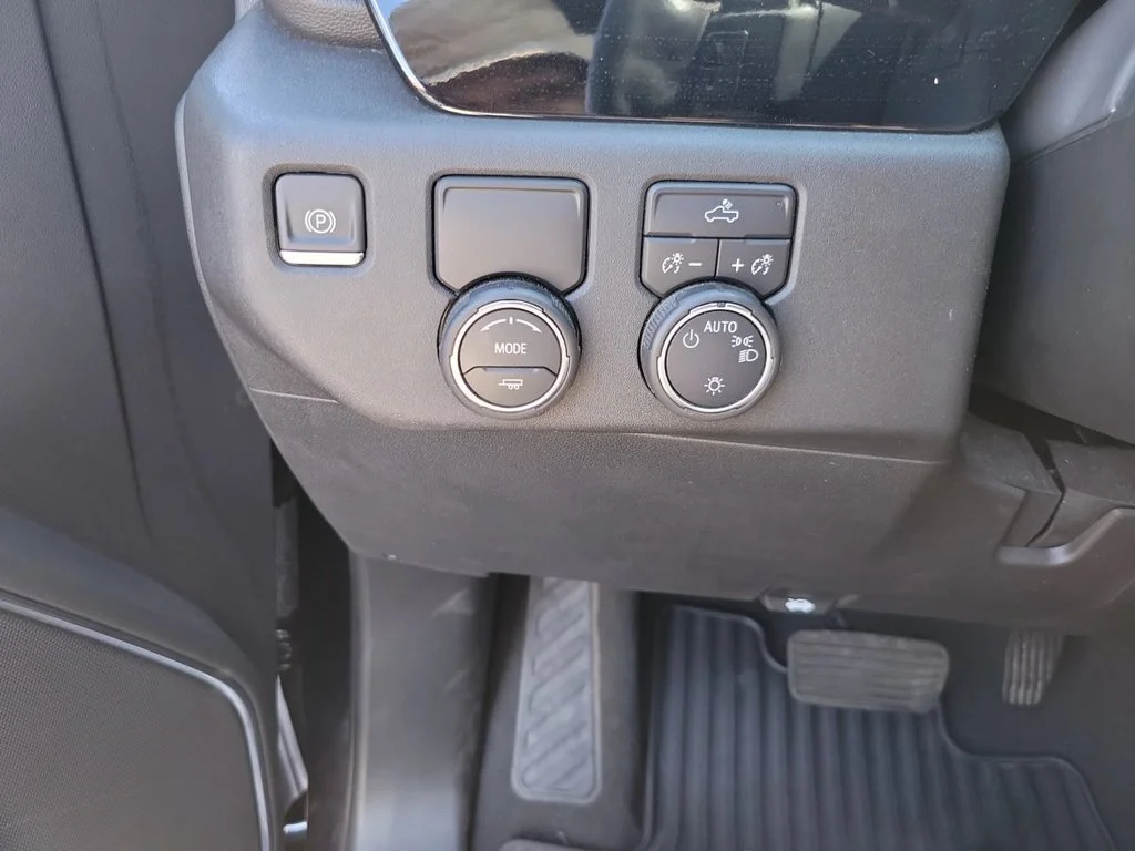 2023 Chevrolet Silverado 1500 LT - Photo 24