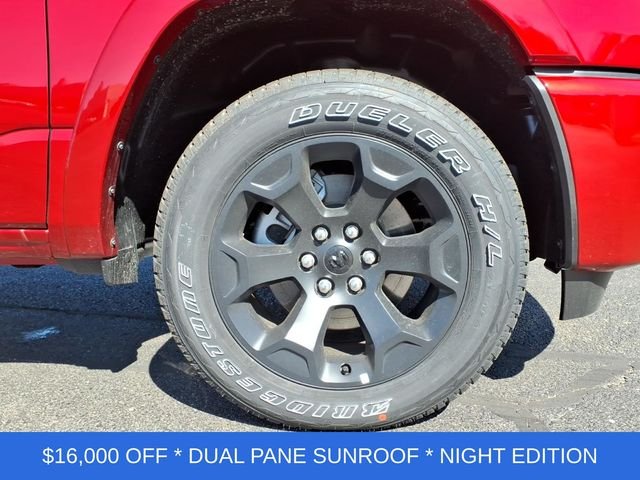 New 2026 Molten Red Pearl-Coat Exterior Paint RAM Big Horn/Lone Star image 9