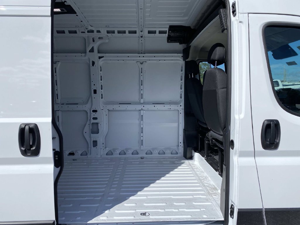 New 2026 Bright White Clear-Coat Exterior Paint RAM High Roof image 6