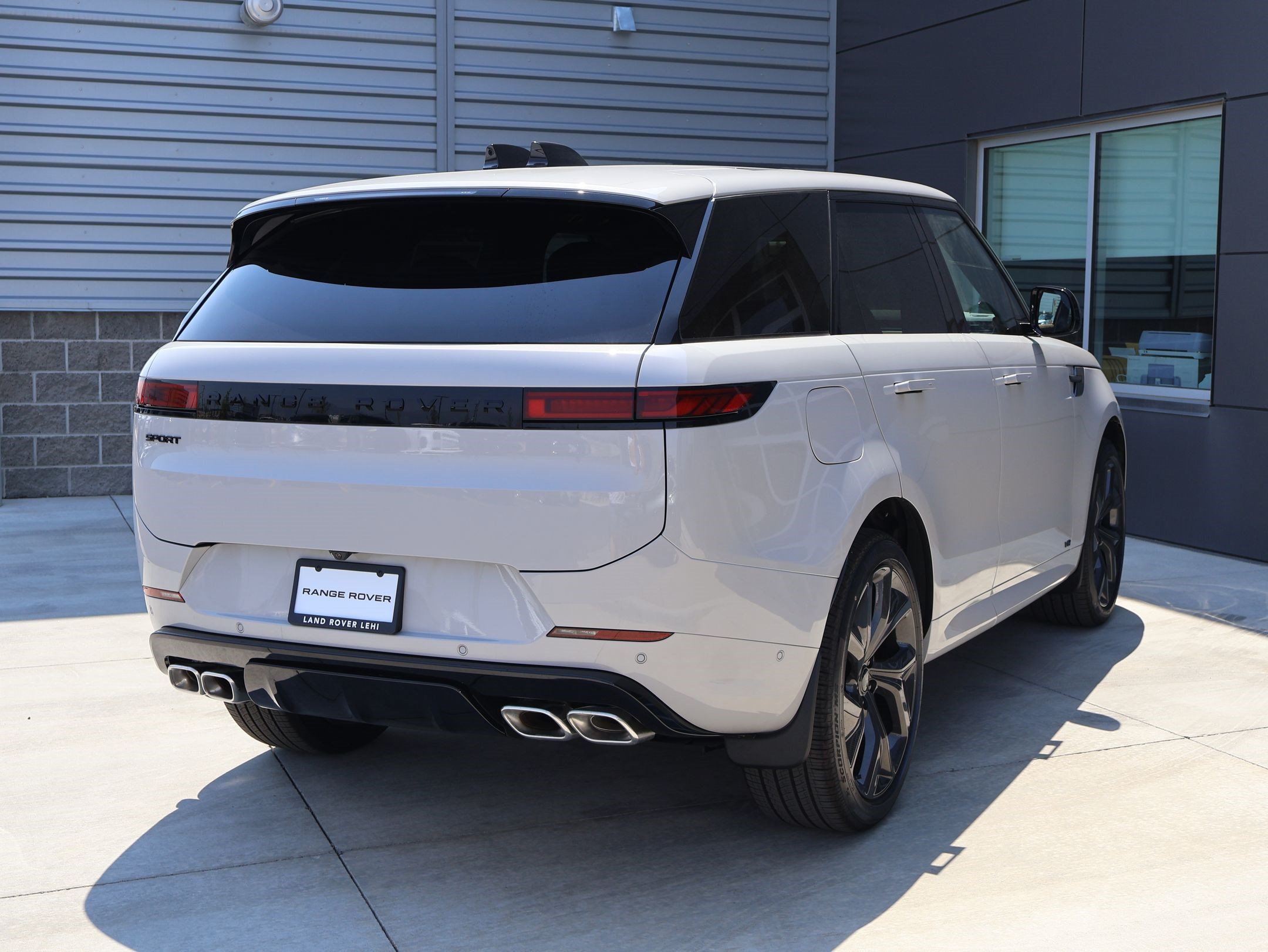 New 2026 Borasco Grey LAND ROVER P530 Dynamic SE image 5