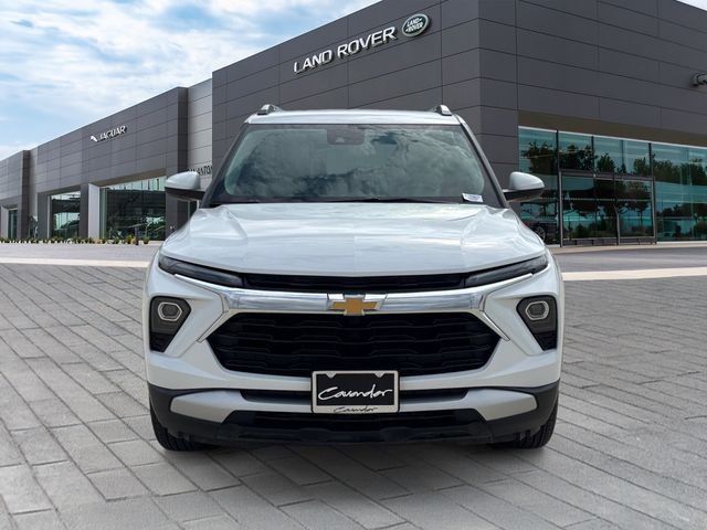 Used 2025 White Chevrolet LT image 8