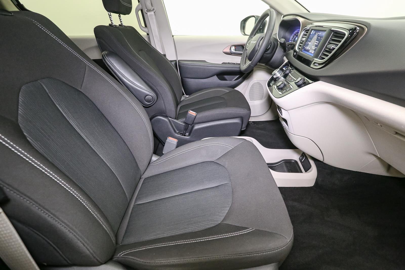 Used 2024 Bright White Clearcoat Chrysler LX image 19