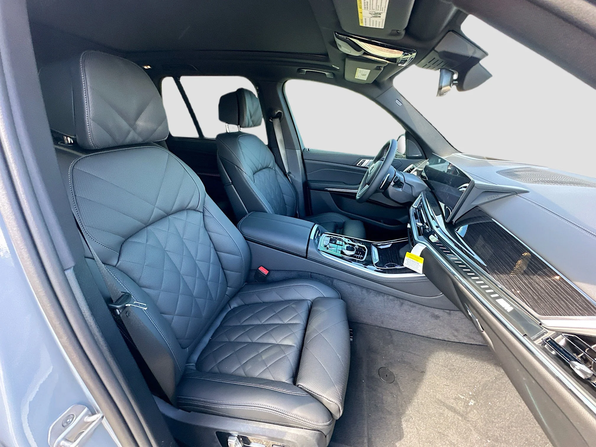 2026 BMW X5 M60i - Photo 23
