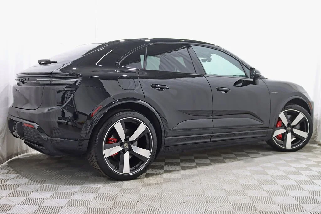 2025 Porsche Macan Electric Turbo