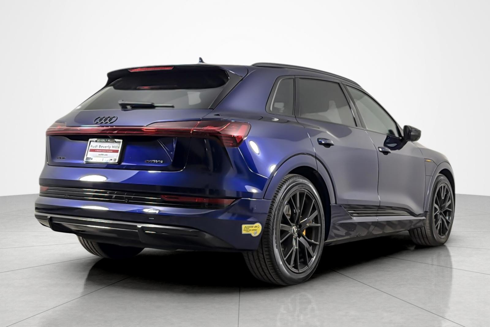 Used 2022 Navarra Blue Metallic Audi Chronos quattro image 5