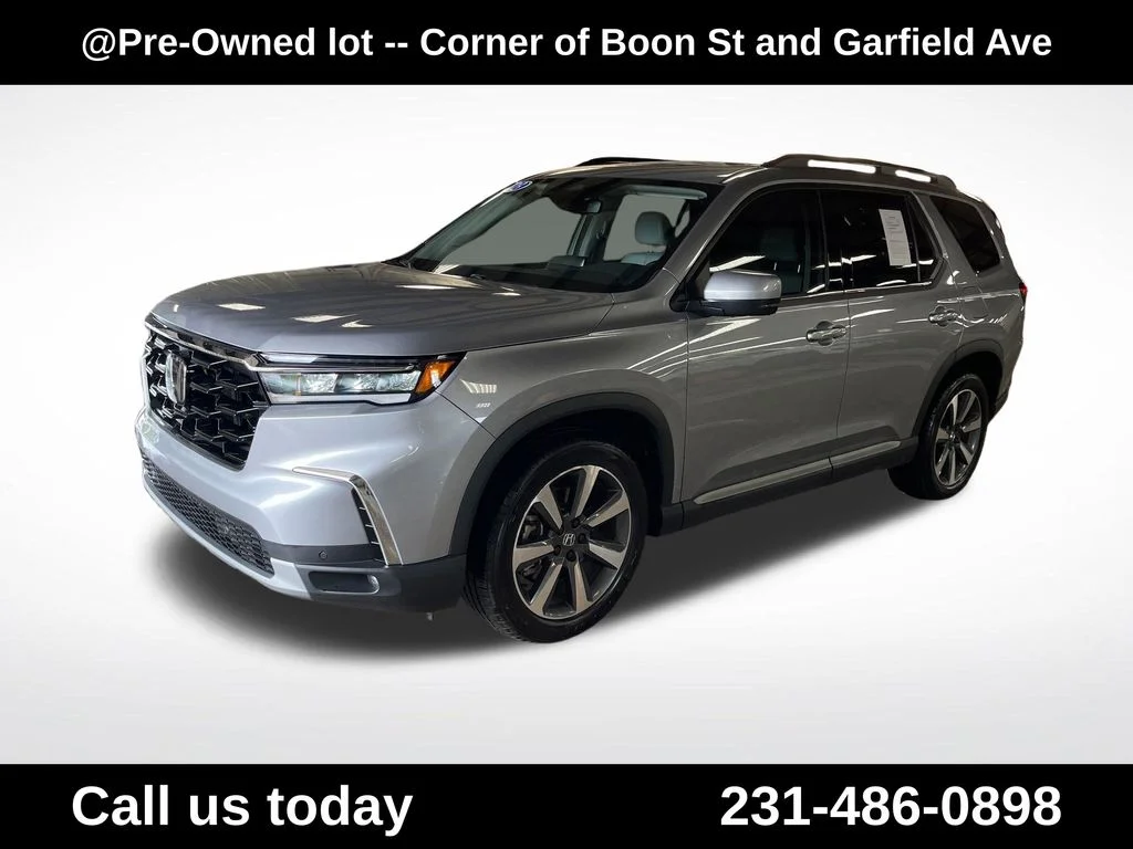 Used 2023  Honda Touring image 1