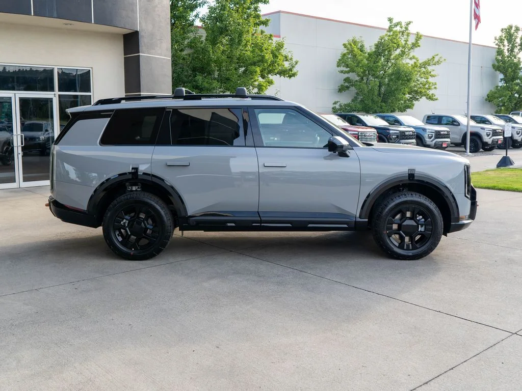New 2027 Wolf Gray Kia X-Pro SX Prestige image 8