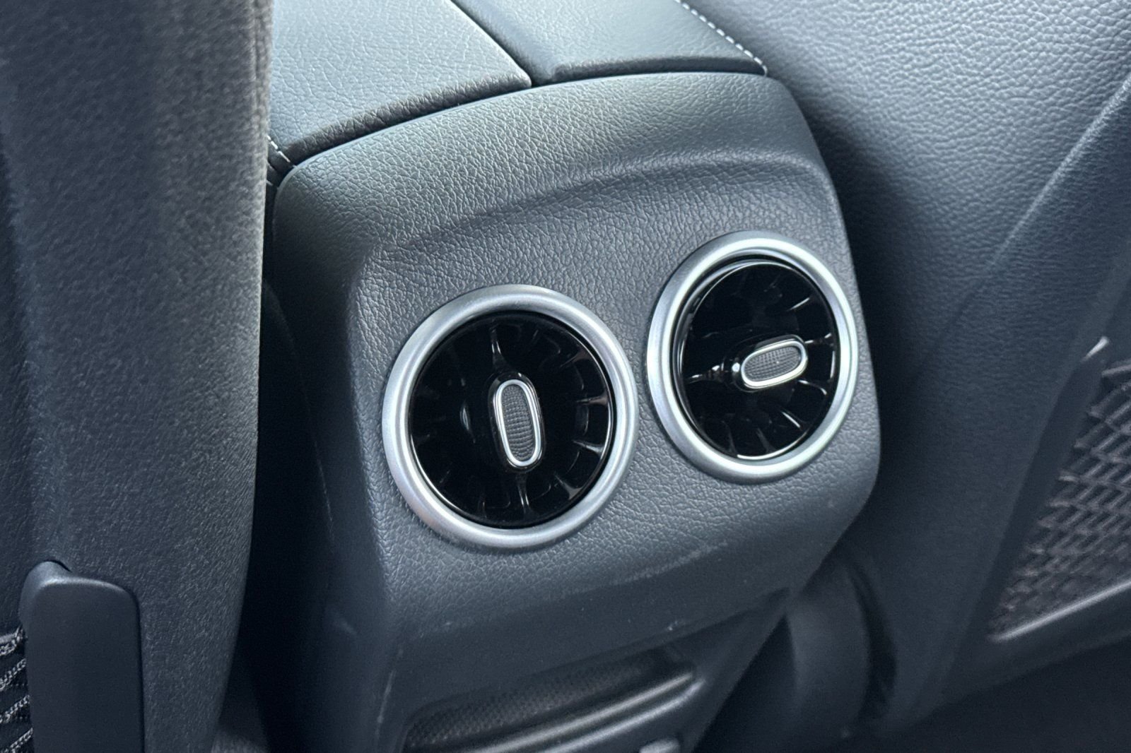Used 2026 Black Mercedes-Benz GLB 250 image 23