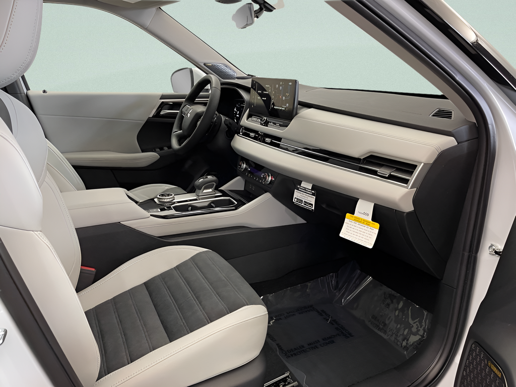 New 2026 White Diamond Mitsubishi SE image 30