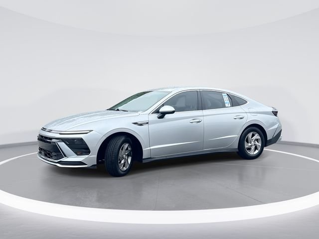 2025 Hyundai Sonata SE's photo