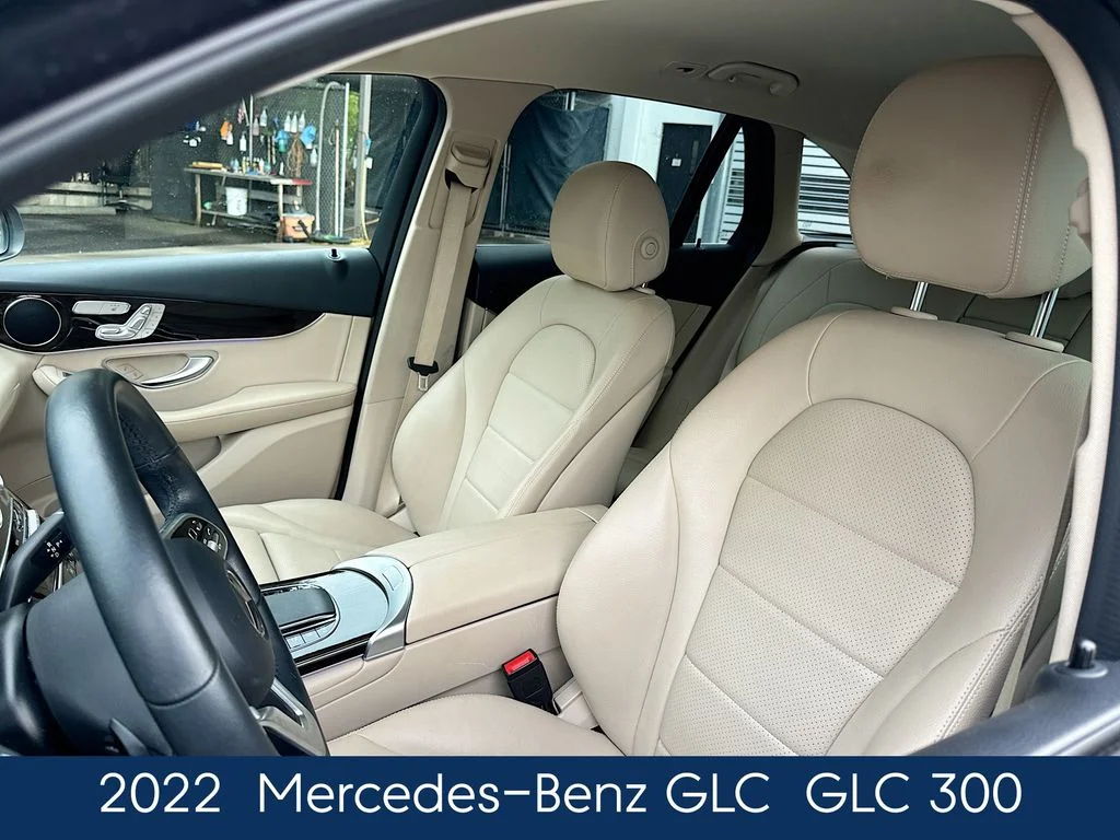 Used 2022  Mercedes-Benz GLC 300 image 8