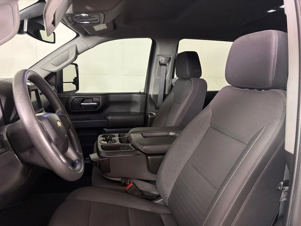 Used 2024 White Chevrolet Custom image 18