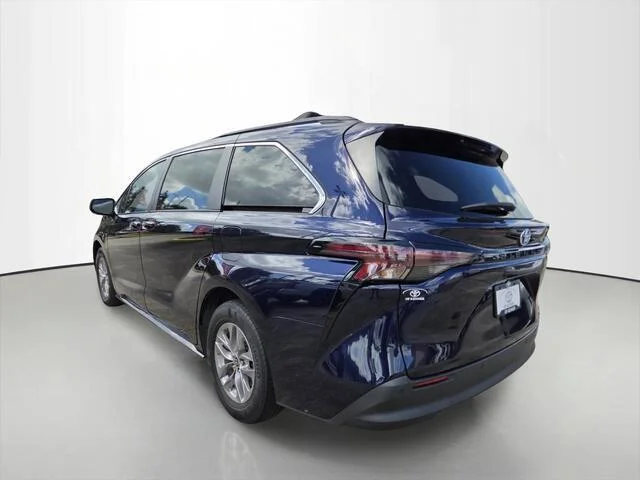 Used 2023 Blueprint Toyota XLE 8-Passenger image 3