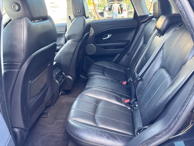 Used 2017  Land Rover SE image 28