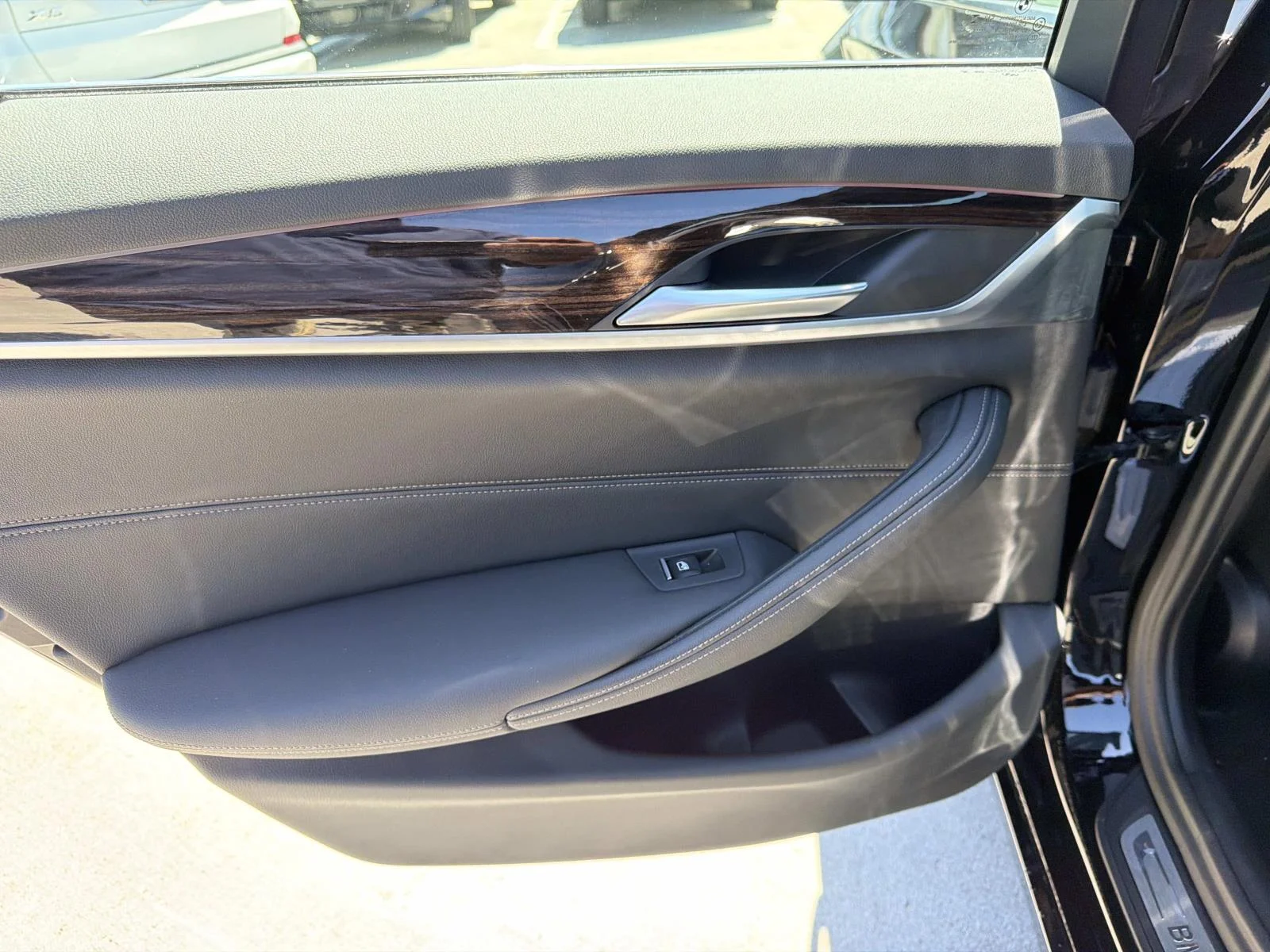 Used 2023 Jet Black BMW 530i Sedan image 8
