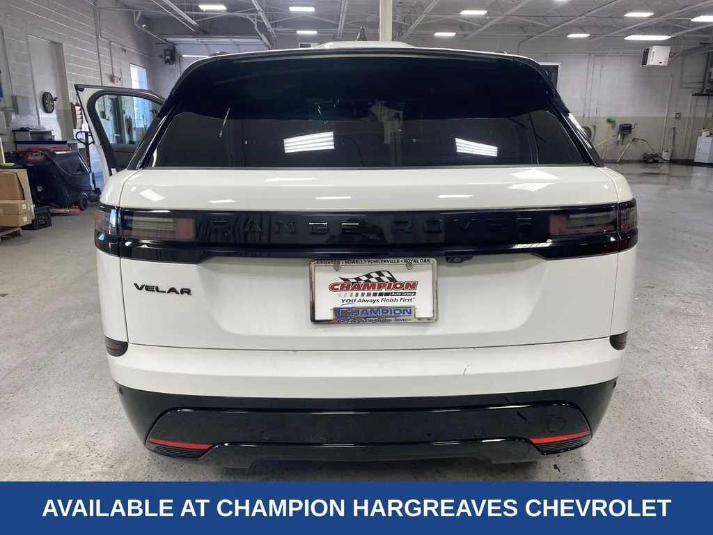 Used 2025 Fuji White Land Rover Dynamic SE image 39