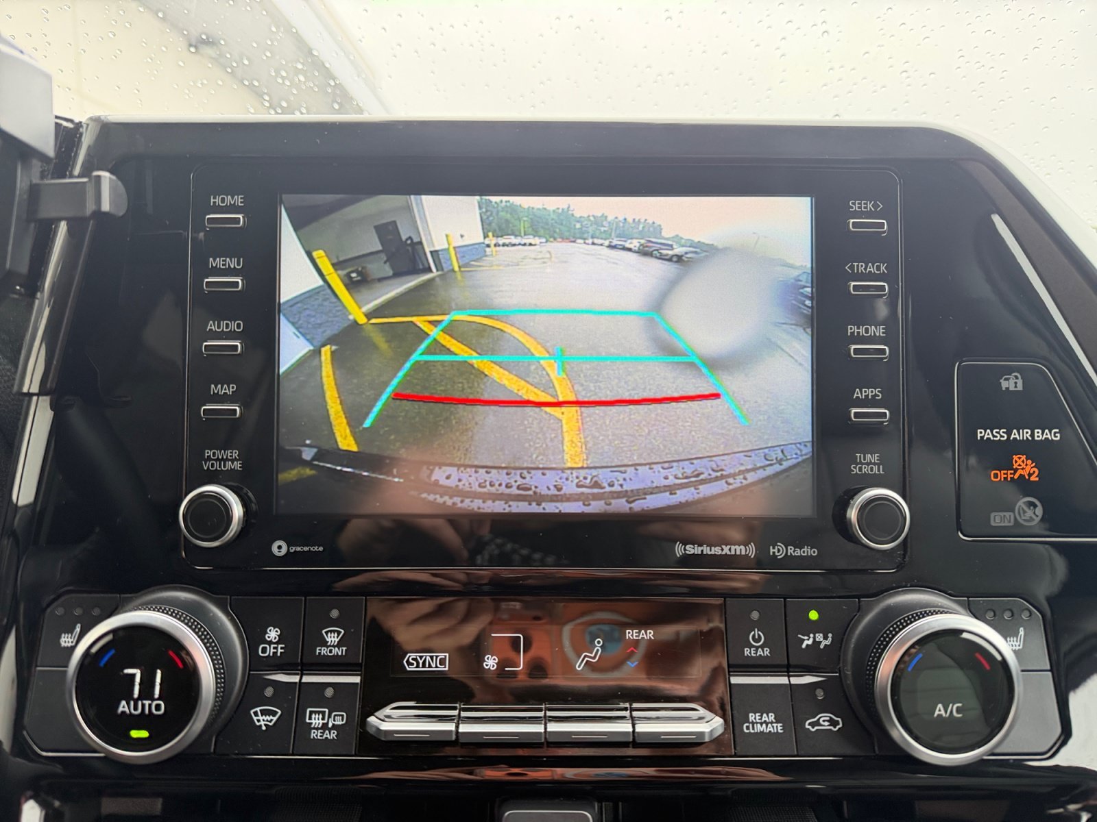 Used 2022 Amber Toyota XLE image 20