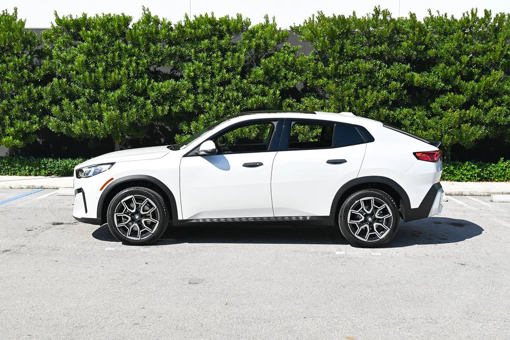 Used 2025 White BMW xDrive28i image 7