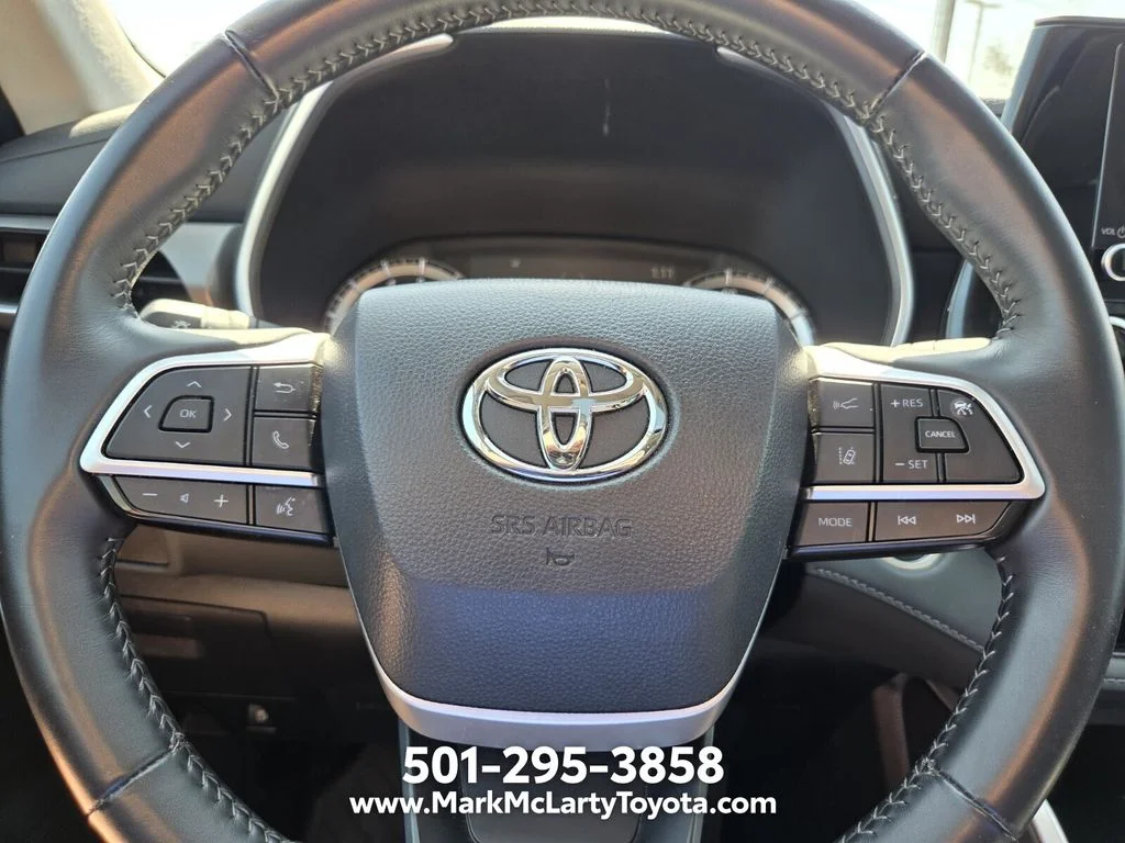 Used 2025 Gray Toyota XLE image 23