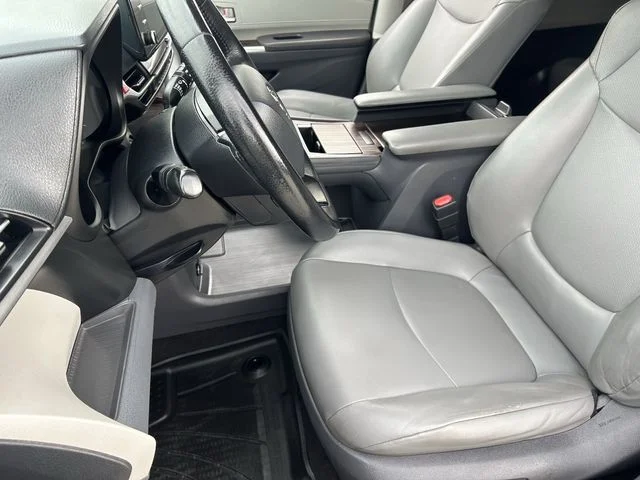 Used 2021 Predawn Gray Mica Toyota XLE image 22