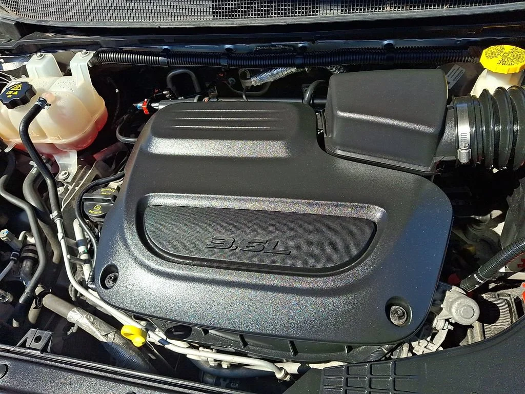 Used 2024 Silver Mist Cle Chrysler Touring L image 30