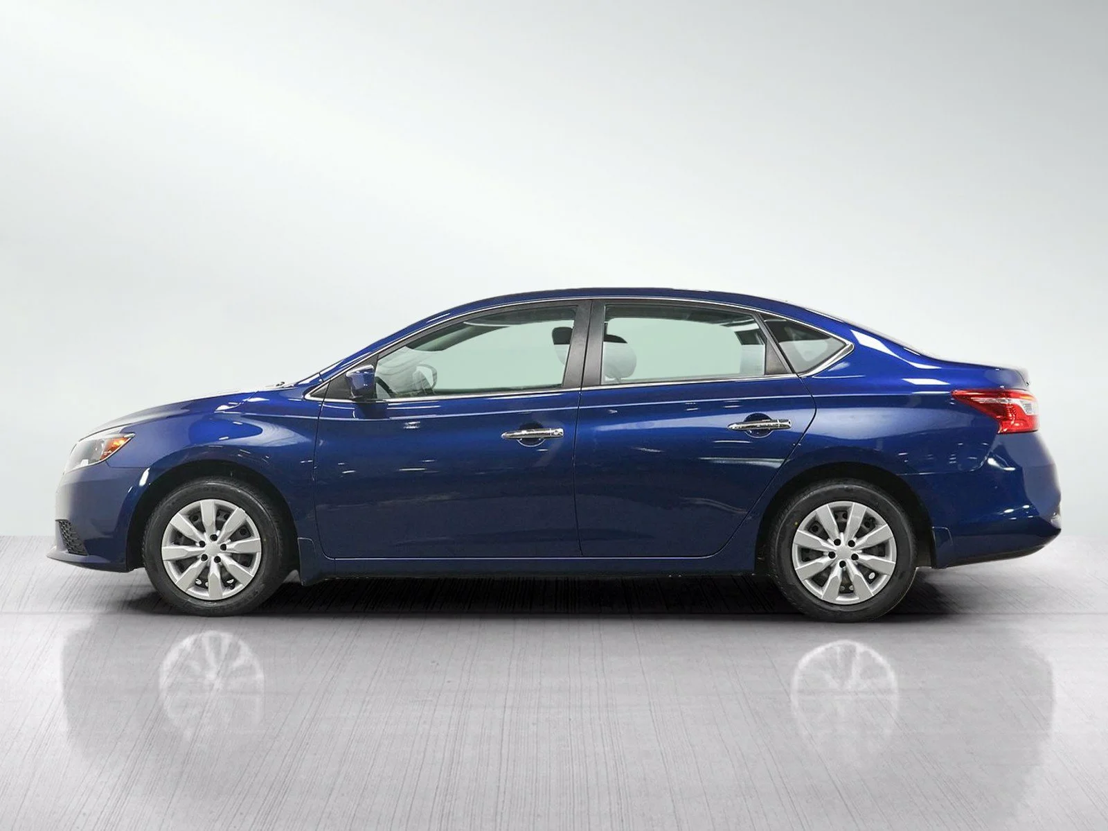 Used 2019 Nissan Sentra S with VIN 3N1AB7AP3KY334912 for sale in Burnsville, Minnesota