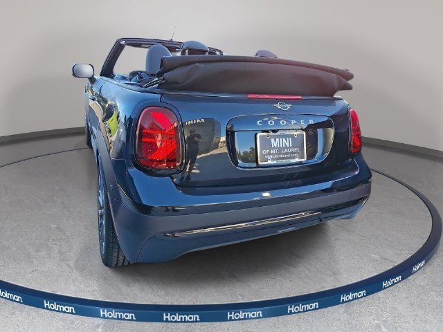 New 2026 Black MINI Iconic image 5