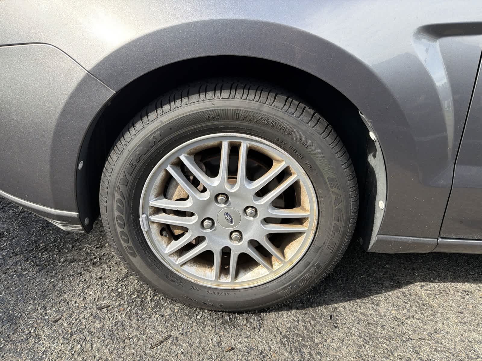 Used 2010  Ford SE image 17