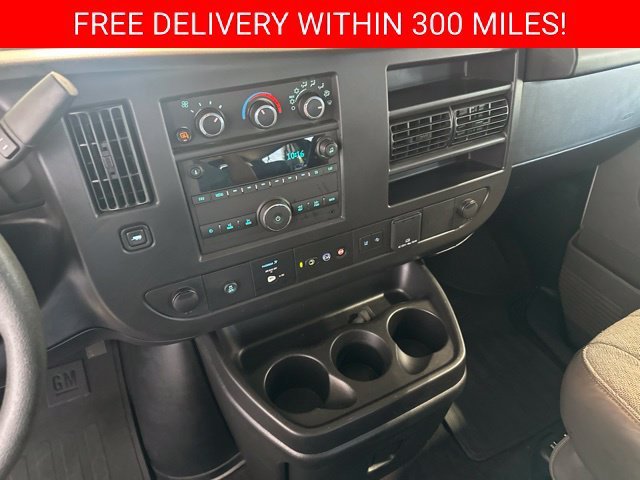 2025 Chevrolet Express Passenger LT - Photo 9