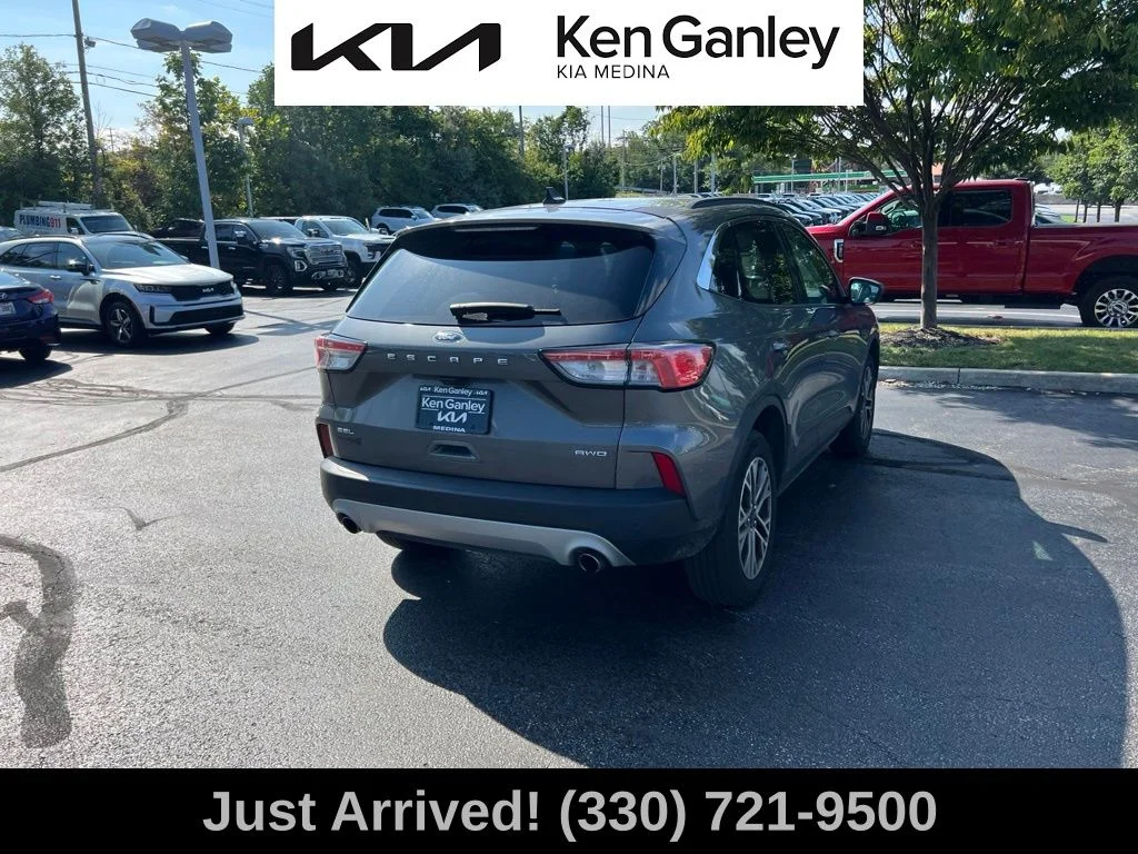 Used 2022 Gray Ford SEL image 5