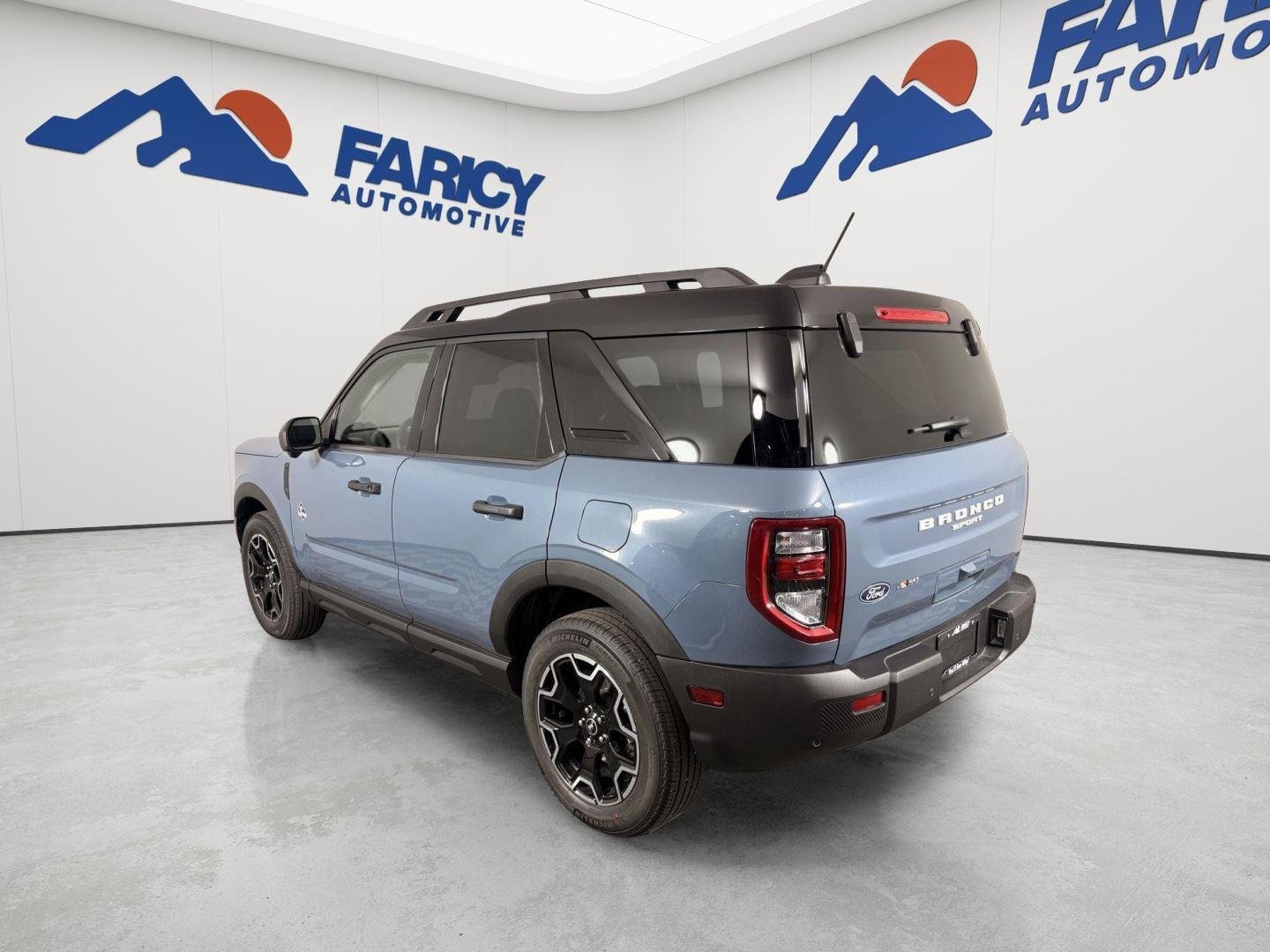 Used 2026 Azure Gray Metallic Ford Outer Banks image 3