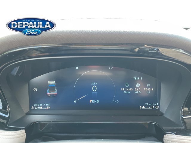 Used 2023 White Lincoln Standard image 2