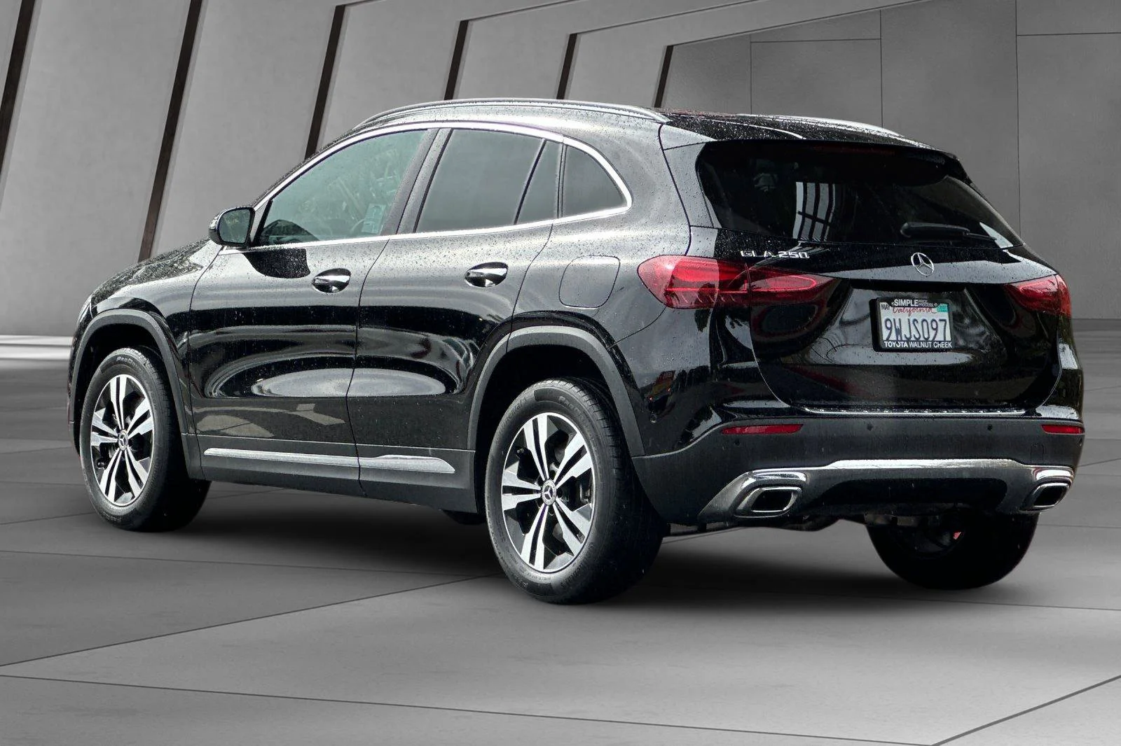 Used 2025 Black Mercedes-Benz GLA 250 image 10